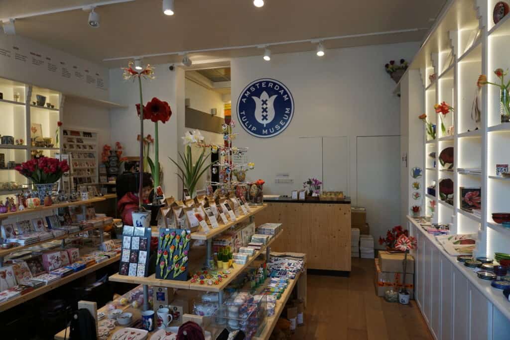 Display shelves in shop at the Amsterdam Tulip Museum.