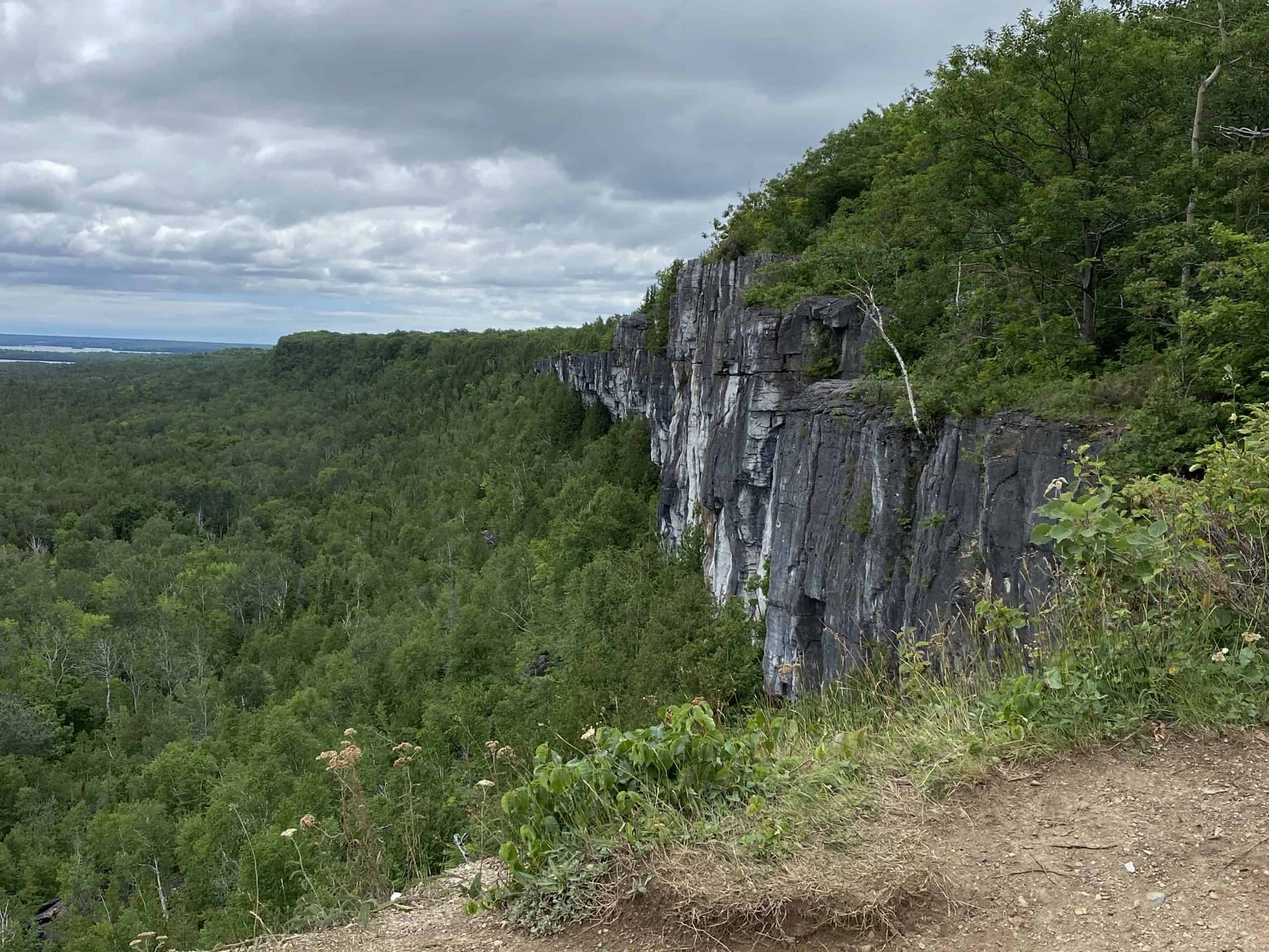 escarpment cliffs-manitoulin island